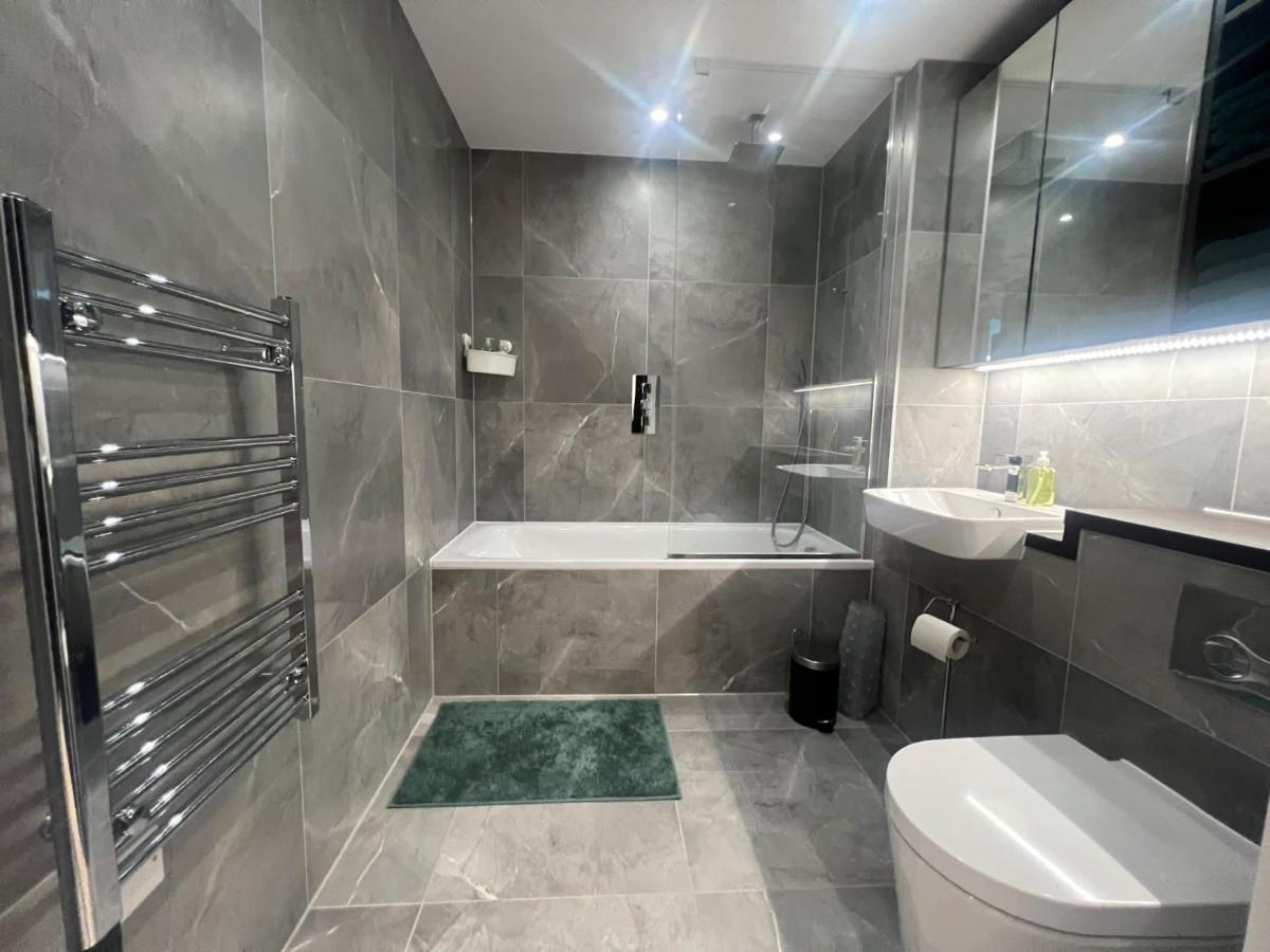 Appartement One West Point , Icon Tower à Londres Extérieur photo